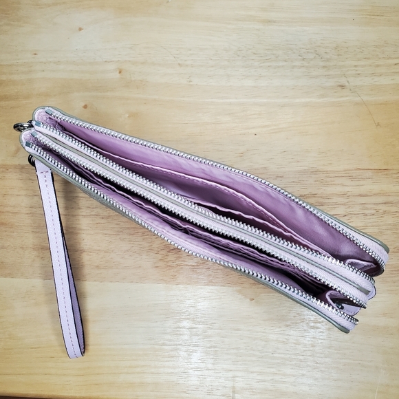 Authentic Coach double Zip Wristlet - Picture 13 of 16